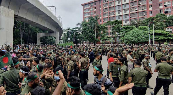 আনসারদের দাবি বাস্তবায়নে সুপারিশ তৈরি করতে কমিটি গঠন স্বরাষ্ট্র মন্ত্রণালয়ের